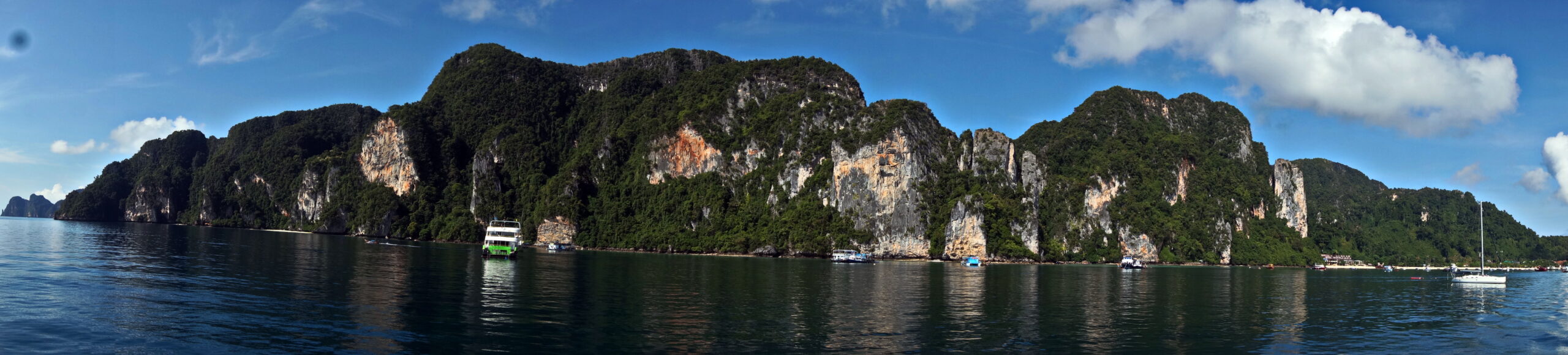 PhiPhi-header1 Koh PeePee
